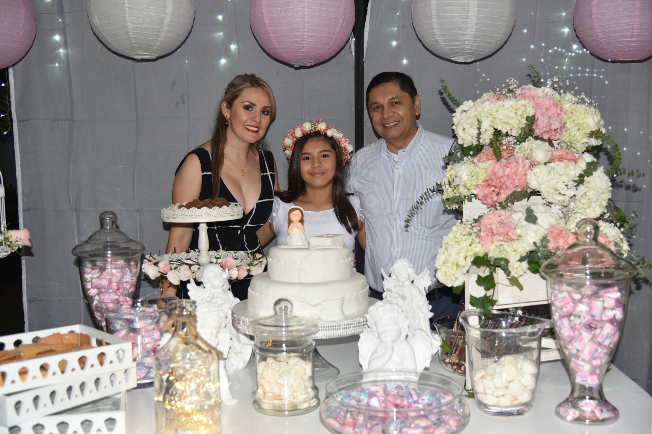 Madeleine Pantoja, María Paula Suárez y Pedro Hernán Suárez.